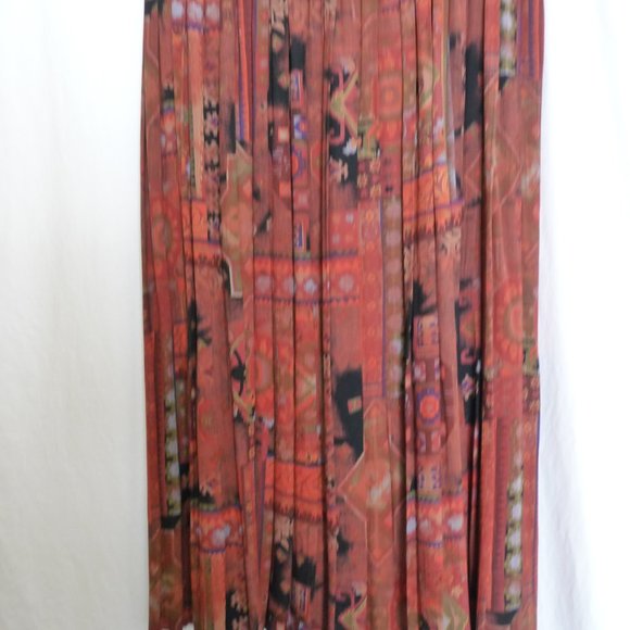 In Group II casual suit - Picture 10 of 11